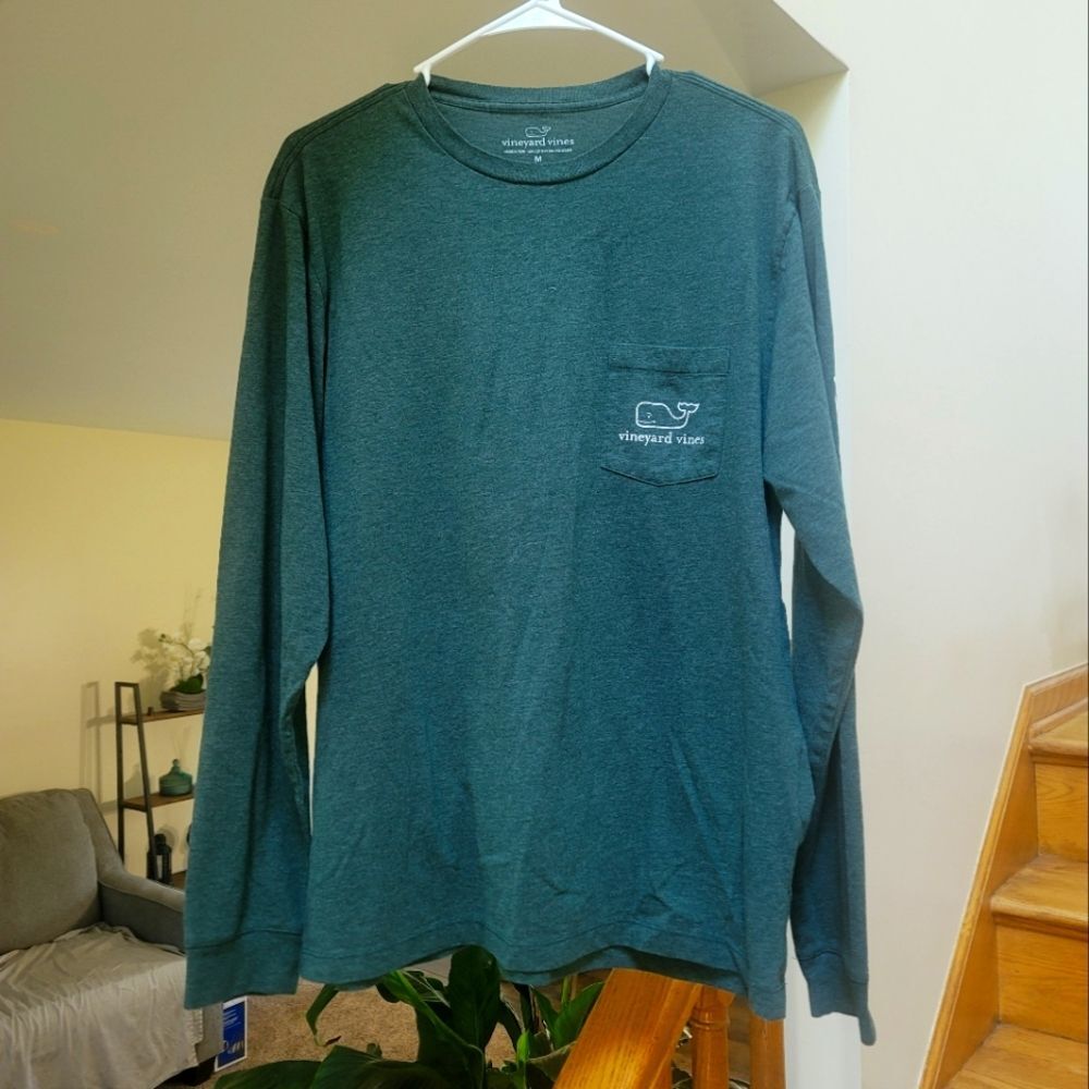 Vineyard Vines Men's Medium Long Sleeve Green Whale Logo